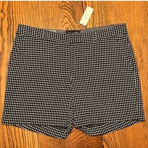 Banana Republic shorts, nwt